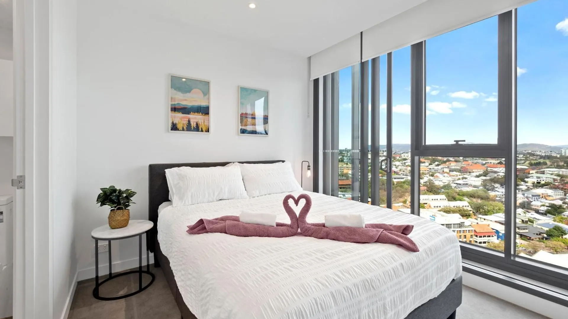 Apartment Mountain Views And Infinity Pool Overlooking City! Brisbane Australien